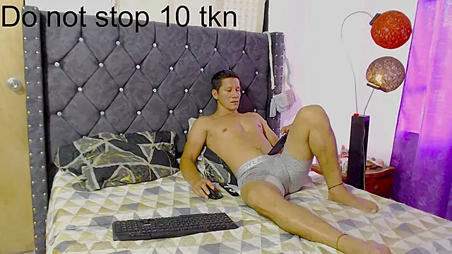 leoytessa 10 online show from February 27, 2025, 6:20 pm