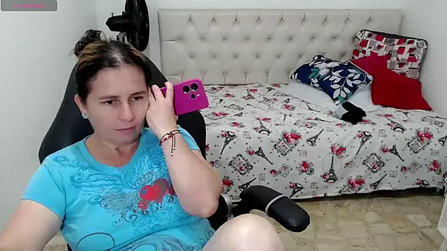 Snapshot of victoria_jones chatting on April 8, 2026, 2:06 pm victoria jones online show from April 8, 2026, 2:06 pm