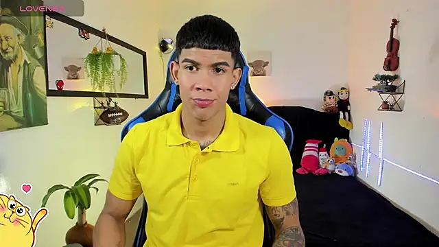 Damian latinxxx online show from March 22, 2026, 3:32 am