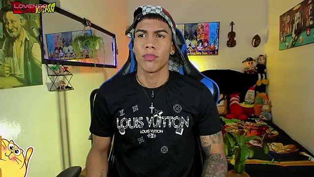 Snapshot of Damian_latinxxx chatting on May 10, 2026, 3:12 am Damian latinxxx online show from May 10, 2026, 3:12 am
