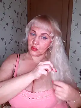 IsabellaBoni online show from November 28, 2025, 7:11 am