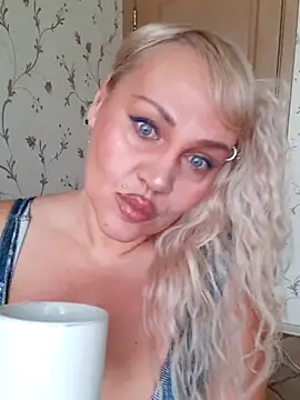 IsabellaBoni online show from February 18, 2026, 7:37 am