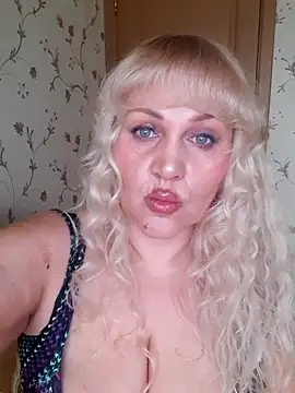 IsabellaBoni online show from April 11, 2026, 7:45 am