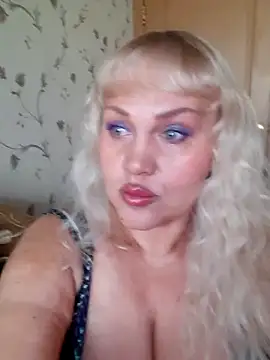 Snapshot of IsabellaBoni chatting on April 25, 2026, 6:49 am IsabellaBoni online show from April 25, 2026, 6:49 am