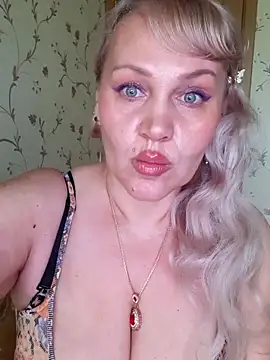 Snapshot of IsabellaBoni chatting on June 2, 2026, 6:04 am IsabellaBoni online show from June 2, 2026, 6:04 am