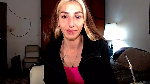 stephieval  online show from June 16, 2026, 7:33 am