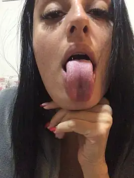 Snapshot of Catmila94 chatting on May 13, 2026, 2:31 am Catmila94 online show from May 13, 2026, 2:31 am