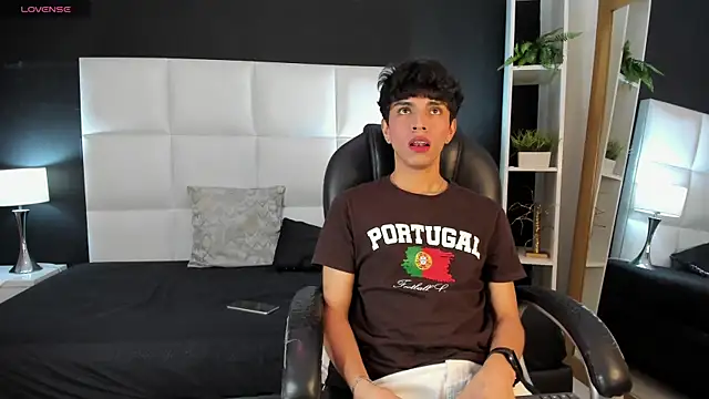 Santy carrington online show from December 16, 2024, 11:50 pm