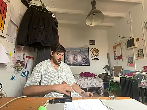 Snapshot of xxlbarcelona chatting on April 1, 2026, 11:44 am xxlbarcelona online show from April 1, 2026, 11:44 am