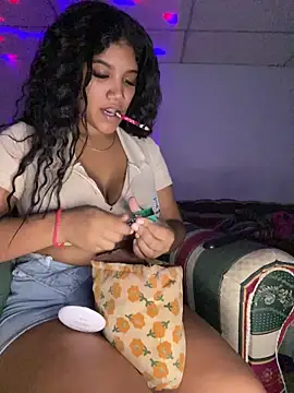 JennamartinyII online show from December 2, 2025, 3:07 pm