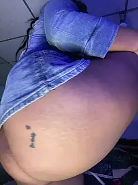 JennamartinyII online show from December 3, 2025, 1:31 pm