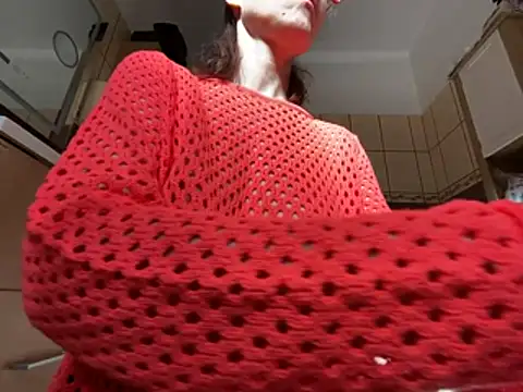 Milky hairy mommy online show from March 10, 2026, 7:35 am