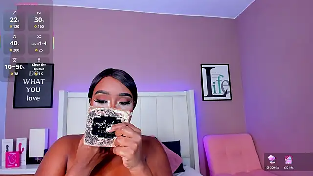 Britanymooree online show from October 18, 2025, 7:58 pm