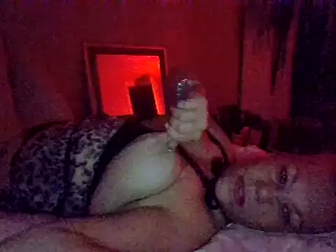 BadGal4480 online show from December 10, 2024, 7:05 am