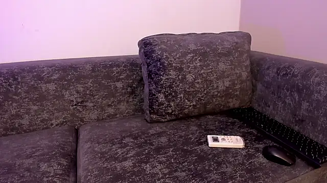 Littleolivia  online show from March 29, 2026, 5:02 pm