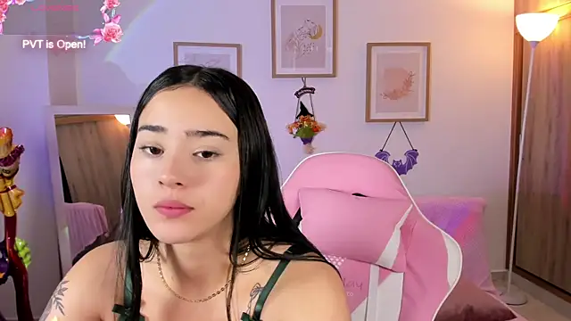 Veronica isaza   online show from October 23, 2025, 12:37 pm