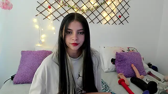 Ivanna Bruner online show from September 18, 2025, 7:38 pm