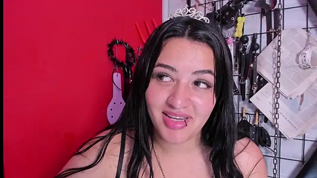 Snapshot of Madame_pain_ chatting on March 3, 2025, 6:12 pm Madame pain  online show from March 3, 2025, 6:12 pm