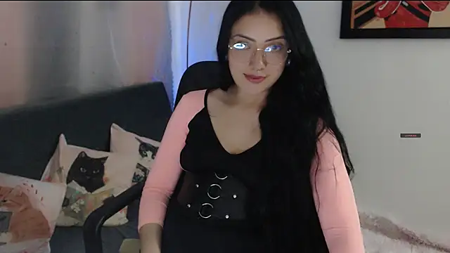 Snapshot of Suzanne_abbey chatting on April 24, 2026, 11:51 pm Suzanne abbey online show from April 24, 2026, 11:51 pm