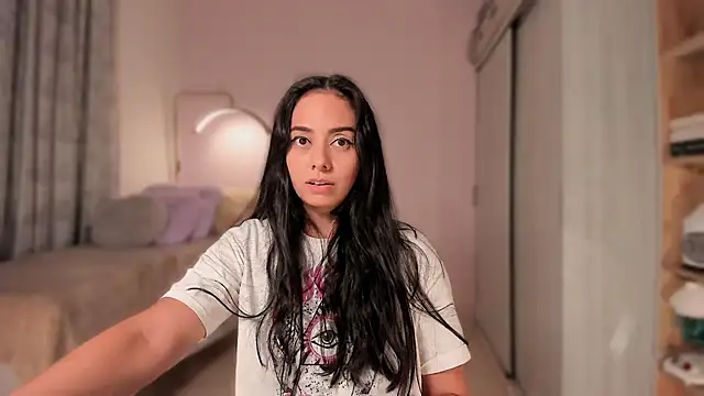 Aleja24Evans online show from March 12, 2026, 1:23 am