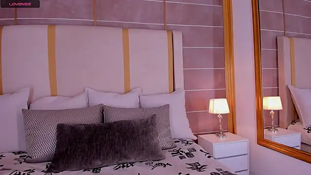 Snapshot of CamilaFoox1 chatting on February 25, 2025, 12:55 pm CamilaFoox1 online show from February 25, 2025, 12:55 pm