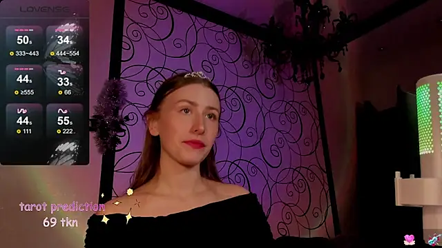 Snapshot of Emily_April chatting on December 17, 2024, 1:50 am Emily April online show from December 17, 2024, 1:50 am