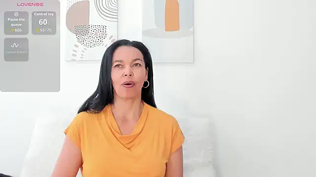 Evawalker  online show from January 17, 2026, 2:44 pm