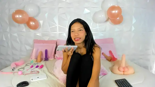 Snapshot of AndreaPinkNaughty chatting on January 29, 2025, 12:24 pm AndreaPinkNaughty online show from January 29, 2025, 12:24 pm