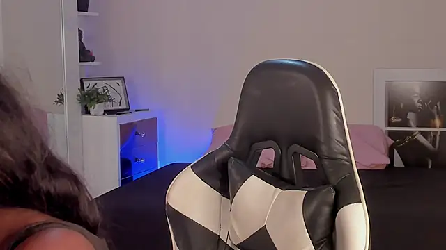 SavannahWildee online show from December 6, 2024, 7:23 pm