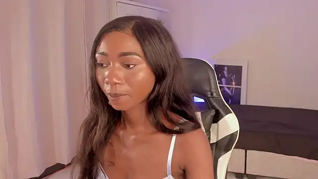 SavannahWildee online show from December 19, 2024, 9:28 pm