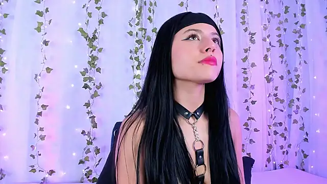 Snapshot of EmilyWithe chatting on May 30, 2026, 12:30 am EmilyWithe online show from May 30, 2026, 12:30 am