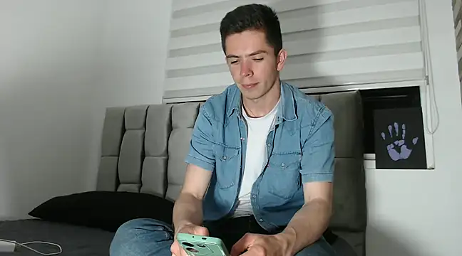 Eliantg online show from January 2, 2025, 1:17 am