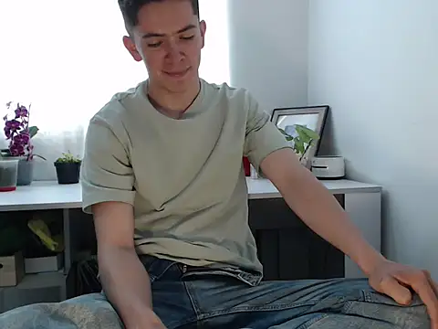 Eliantg online show from November 15, 2025, 4:25 pm