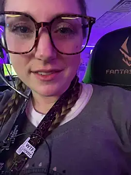 mirannacult online show from January 6, 2025, 10:35 am