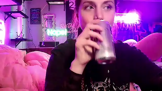 mirannacult online show from March 3, 2025, 9:11 am