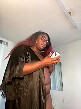 Snapshot of LillShayy chatting on October 12, 2025, 3:00 pm LillShayy online show from October 12, 2025, 3:00 pm