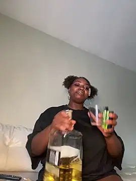 Snapshot of LillShayy chatting on June 4, 2026, 12:38 am LillShayy online show from June 4, 2026, 12:38 am