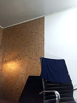 Michelle Brito1 online show from February 27, 2025, 12:45 pm