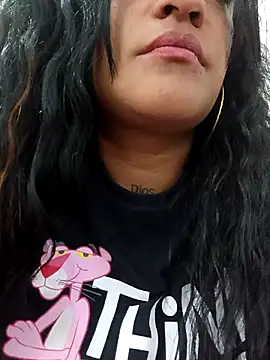 Michelle Brito1 online show from March 7, 2025, 11:05 pm