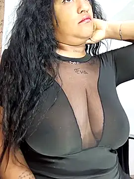 Michelle Brito1 online show from March 10, 2025, 7:07 pm