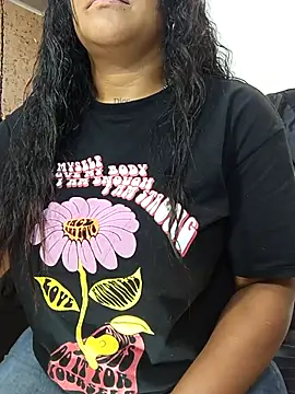 Michelle Brito1 online show from March 16, 2025, 1:27 pm