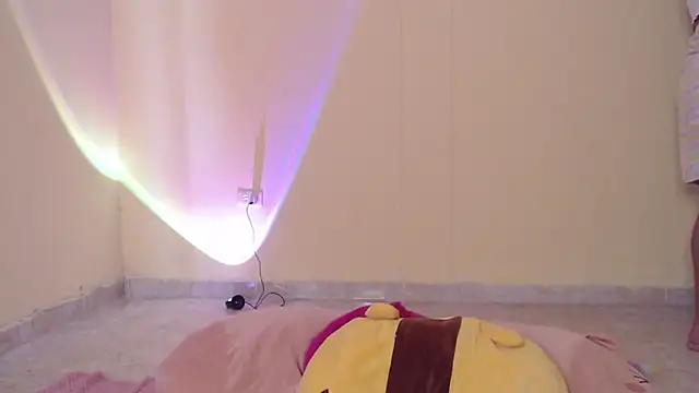  maiahairy  online show from March 19, 2025, 4:24 pm