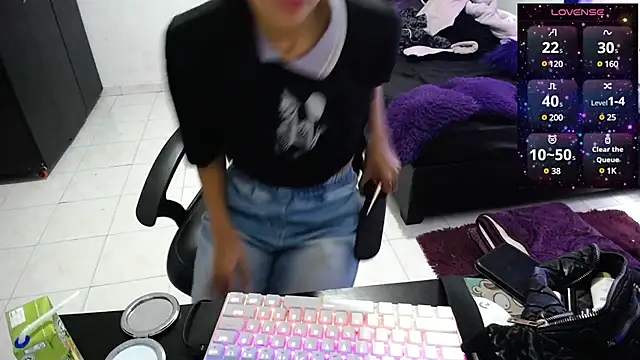 charllotee dark online show from December 23, 2024, 8:57 pm