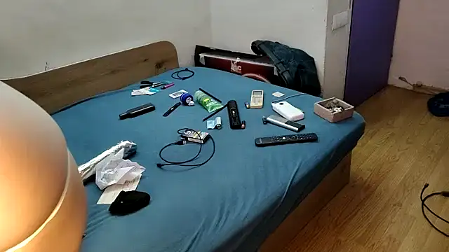 eblata04 online show from February 18, 2026, 3:46 am