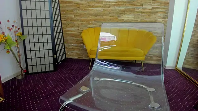 AishaRouhi online show from November 4, 2025, 5:06 am