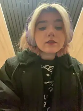 Baby  Naughty online show from December 14, 2024, 12:23 pm