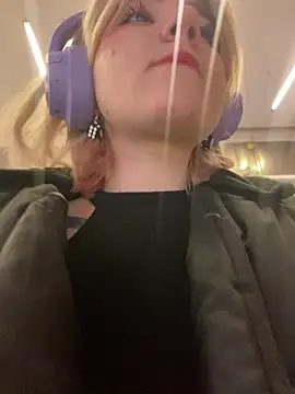 Baby  Naughty online show from December 16, 2024, 2:16 pm