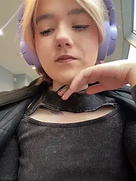 Baby  Naughty online show from January 16, 2025, 9:05 am