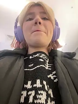 Baby  Naughty online show from February 11, 2025, 11:10 am