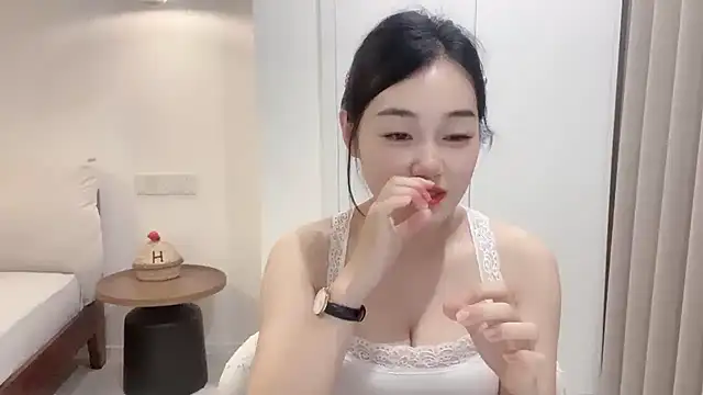 Snapshot of cloud8822 chatting on June 17, 2026, 1:56 pm cloud8822 online show from June 17, 2026, 1:56 pm